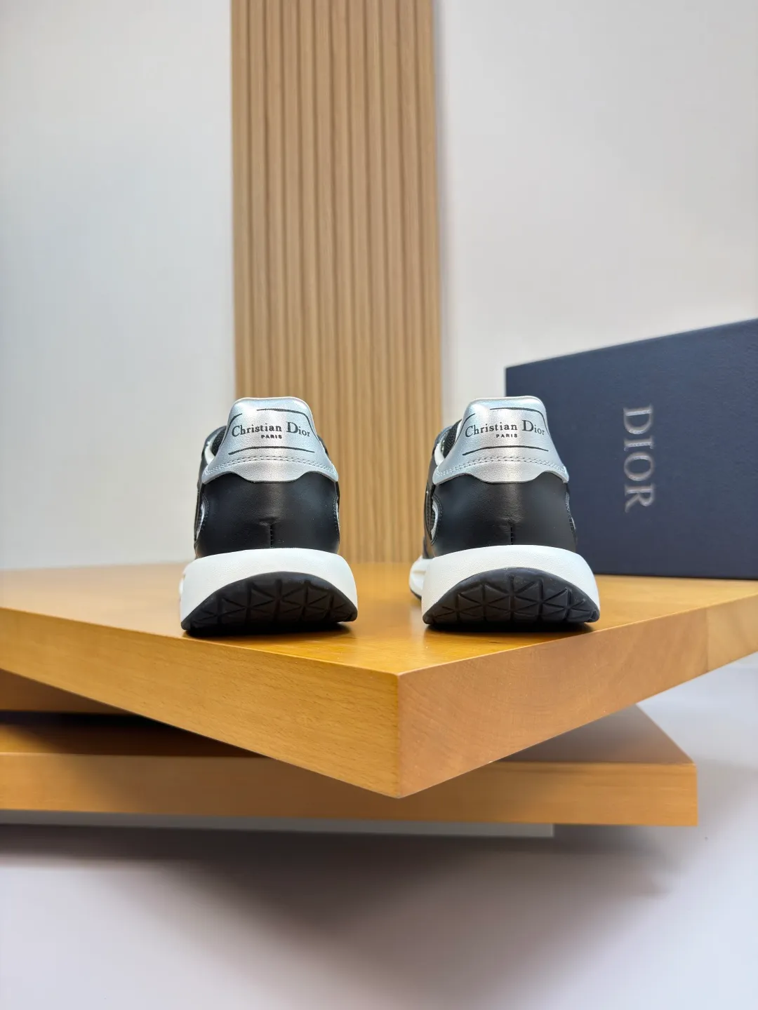 [Dior] Dior P780 men's shoes 💰 - High-end quality original order·Casual sports shoes - Upper: 🔝Nappa calfskin, perforated calfskin, brand high mercerized canvas, tongue. Heel. Silk screen high frequency brand logo - Inner: water-dyed cowhide, foot pad; brand canvas - Outsole: ultra-light TPU. Rubber foam; two-color molded outsole -Ultra-high quality control·Fine workmanship: outstanding (high-end·nobility·grade) -Size: 39-44 (38, 45, can be customized)·DR0181